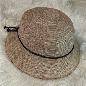L.L. Bean Tan Women's Straw Hat with Black Band OS